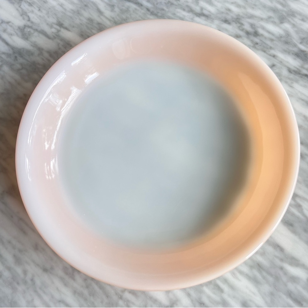 FIRE KING Peach Luster Pie Plate - 9” - Picture 4 of 8